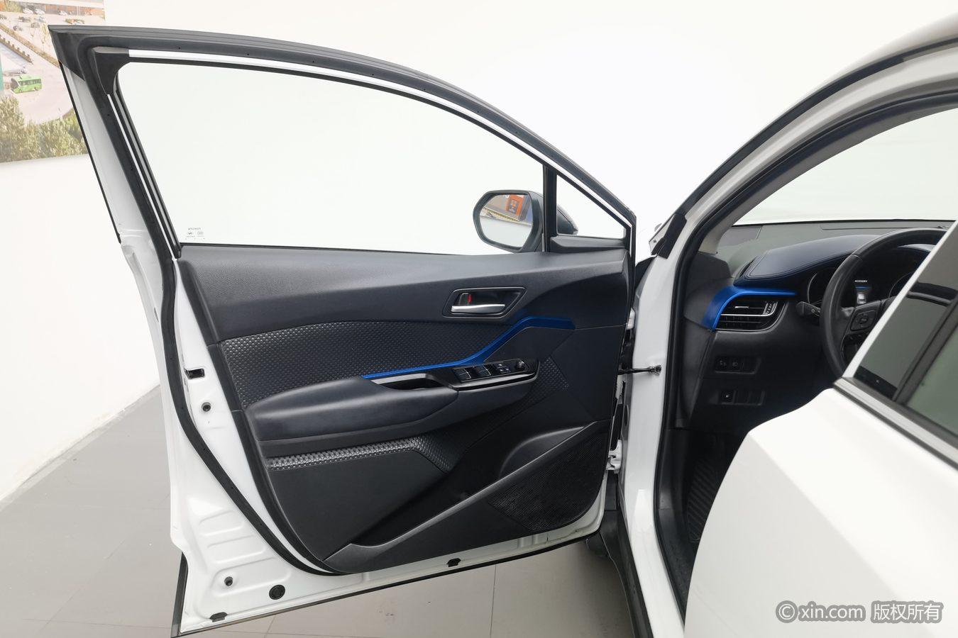 Toyota C-HR 2021 Белый из Китая, фото 3