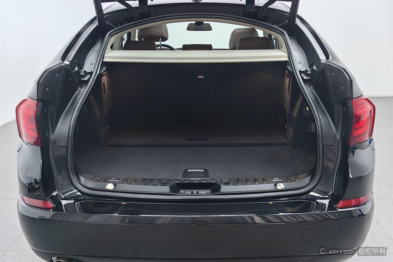 BMW 5 Series GT 2015 528i Leading