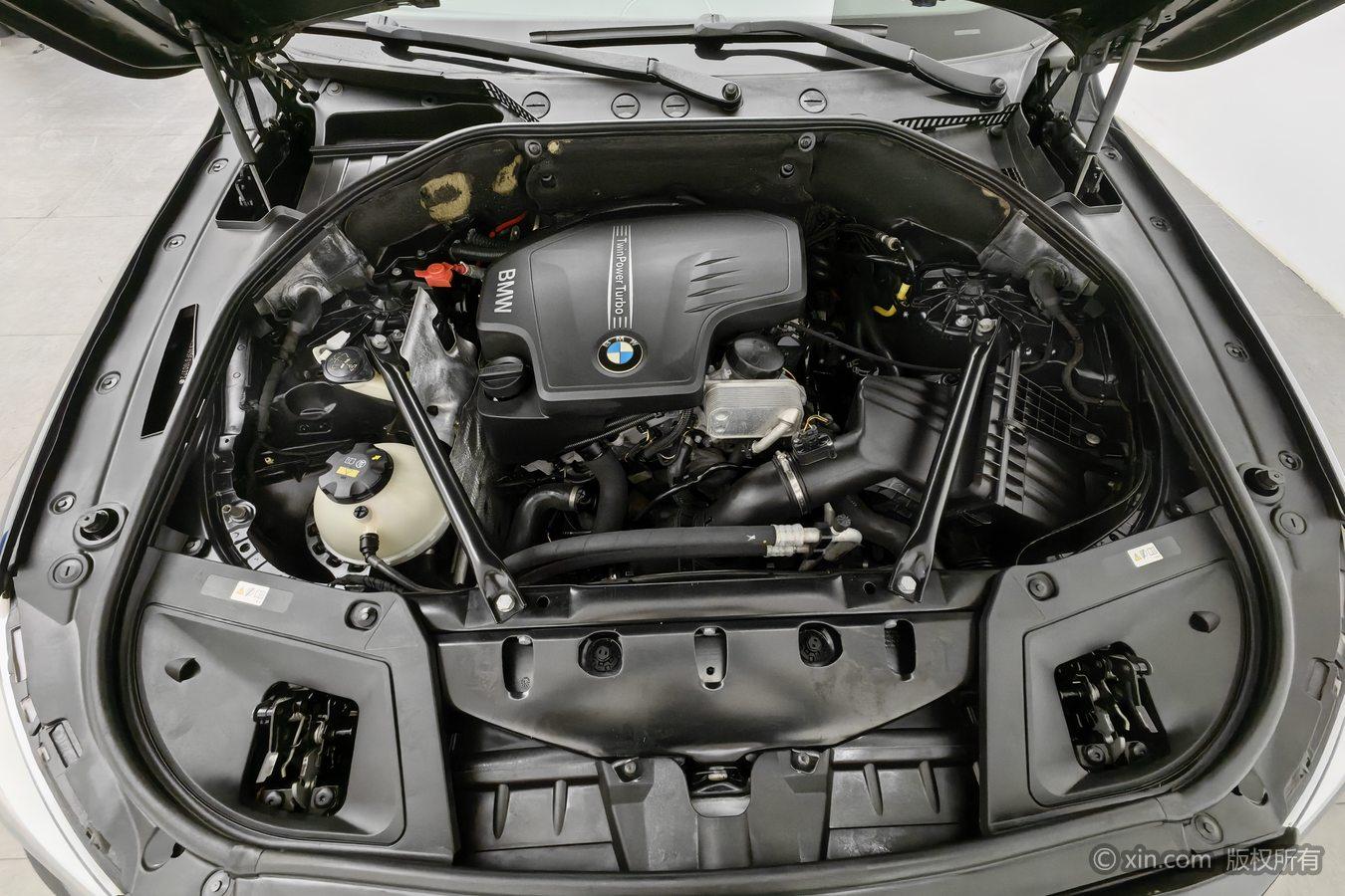 BMW 5 Series GT 2015 528i Leading