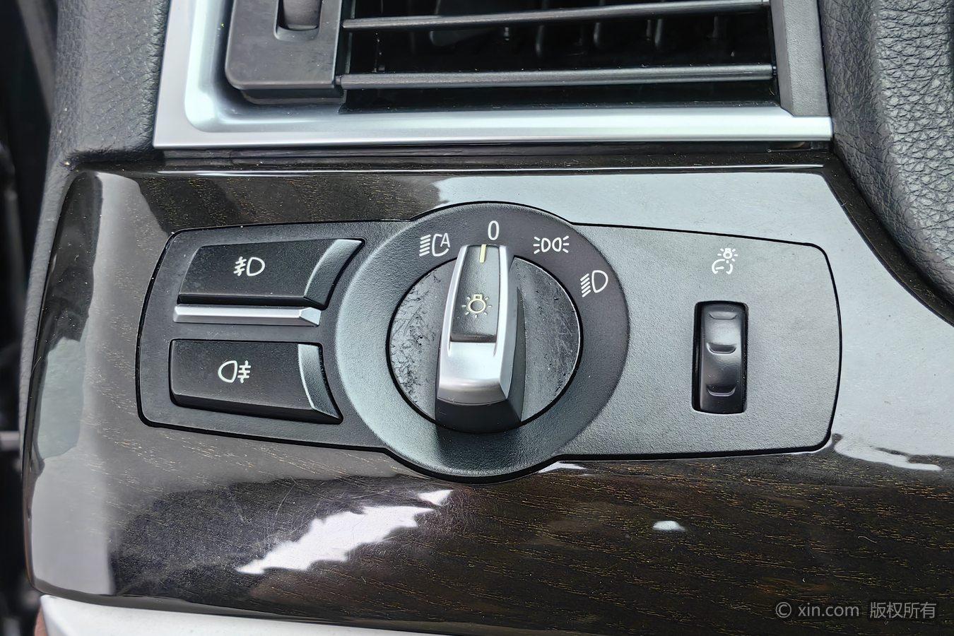 BMW 5 Series GT 2015 528i Leading