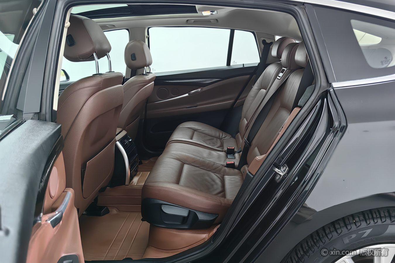 BMW 5 Series GT 2015 528i Leading