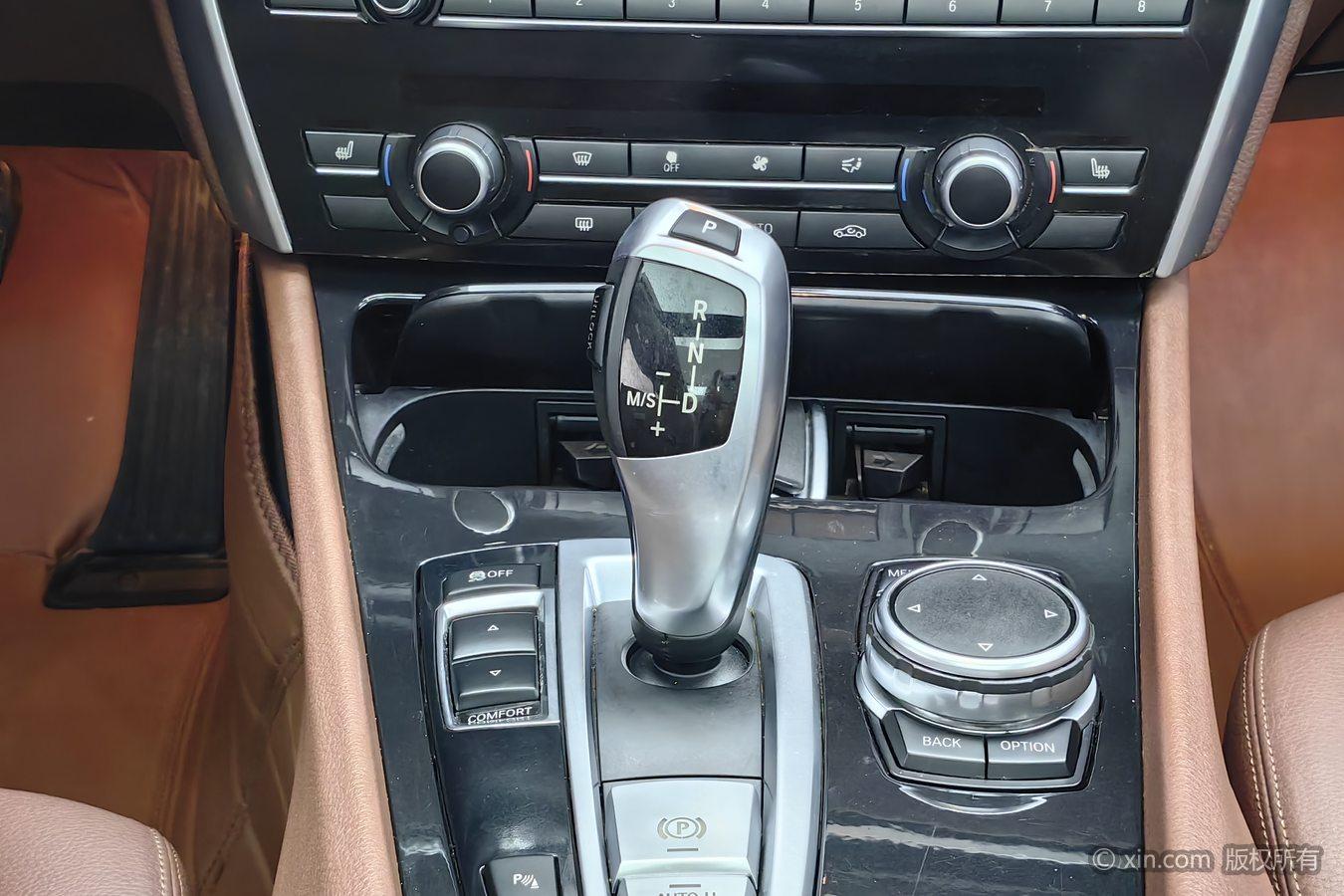 BMW 5 Series GT 2015 528i Leading