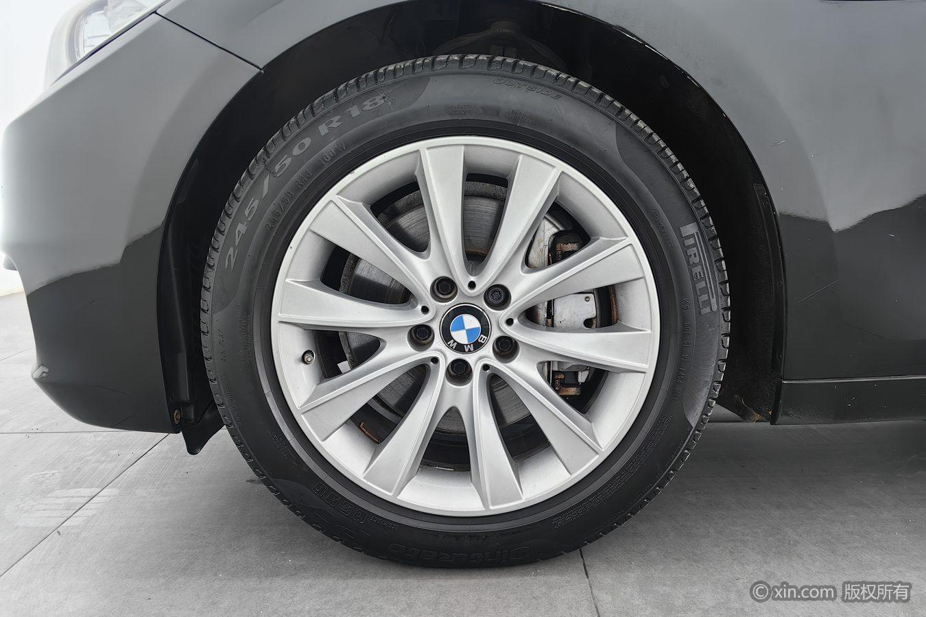 BMW 5 Series GT 2015 528i Leading