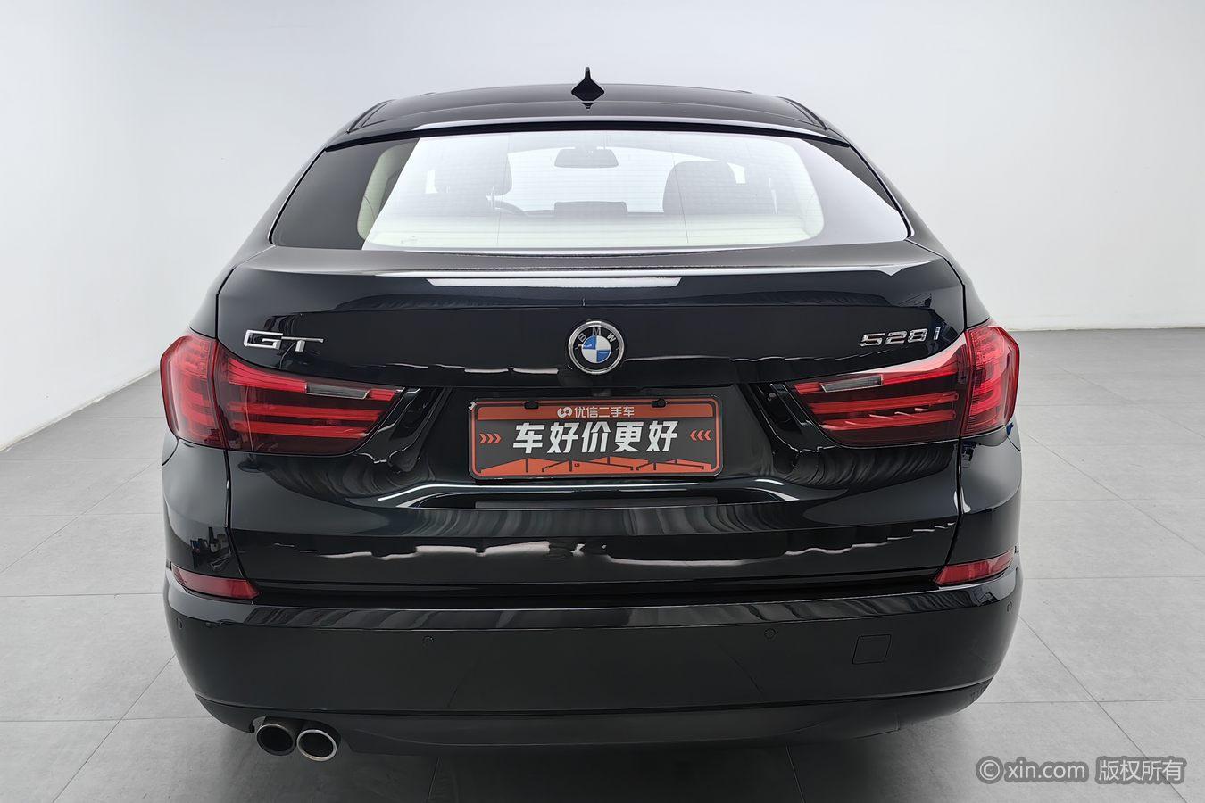 BMW 5 Series GT 2015 528i Leading