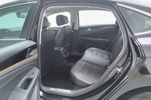 Volkswagen Passat 2021 330 TSI — фото 19