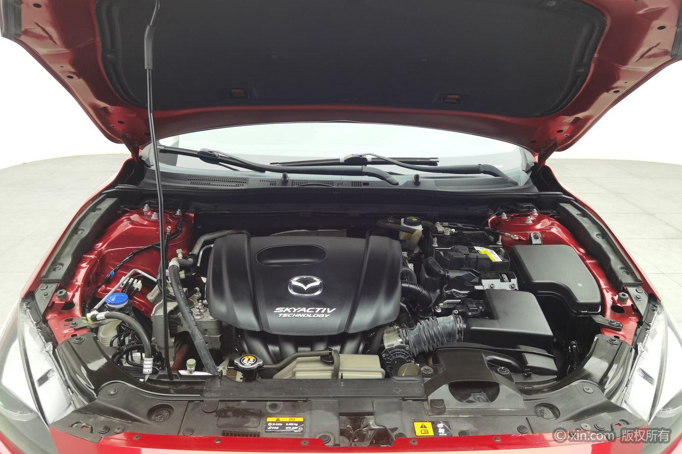 Mazda Mazda3 3 2017 1.5L AT Luxury V
