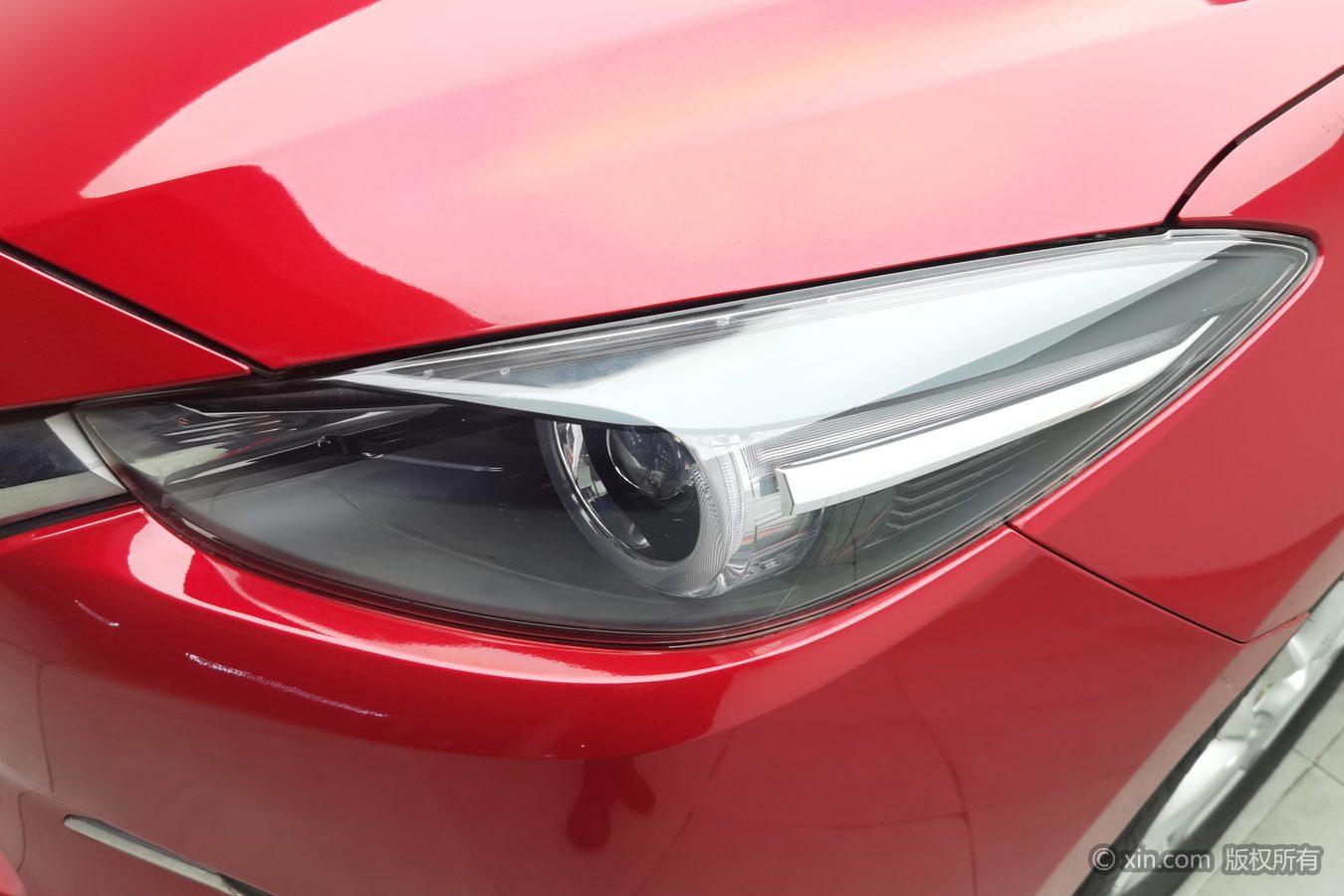 Mazda Mazda3 3 2017 1.5L AT Luxury V