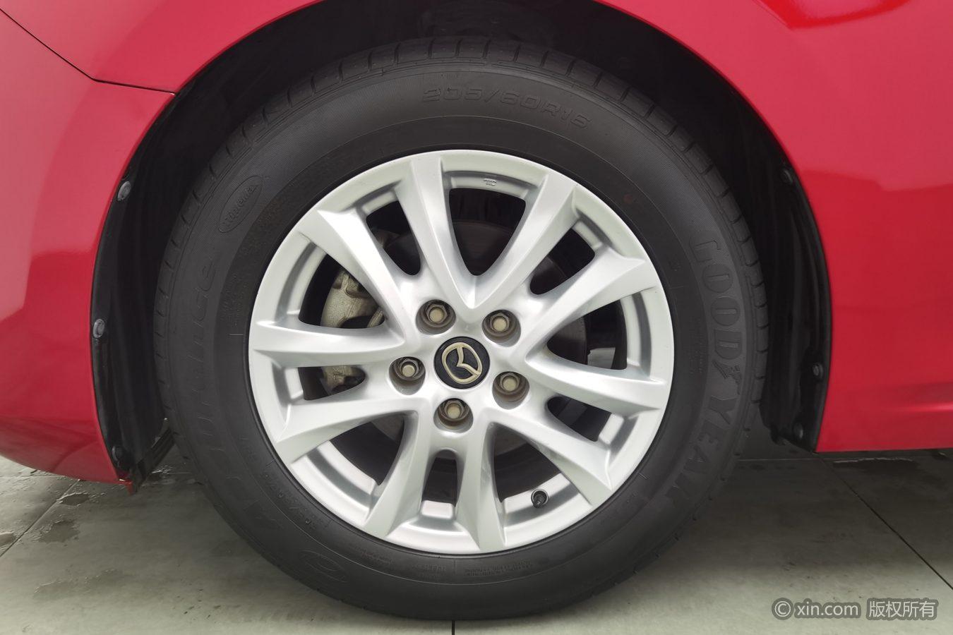 Mazda Mazda3 3 2017 1.5L AT Luxury V