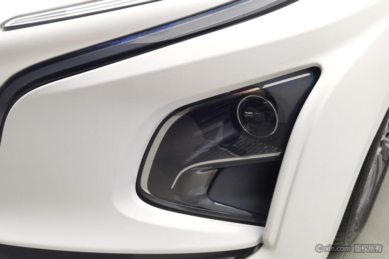 Hongqi E-QM5 2022 431km 5 мест