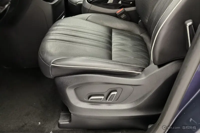 Roewe iMAX8 — фото 12