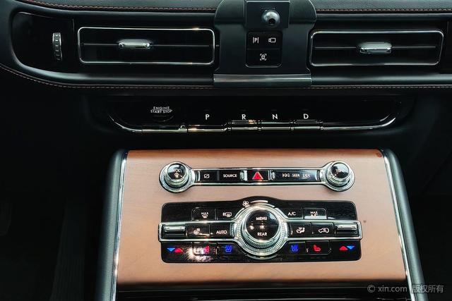 Lincoln Aviator 2022 3.0 T V 6 4 WD — фото 14