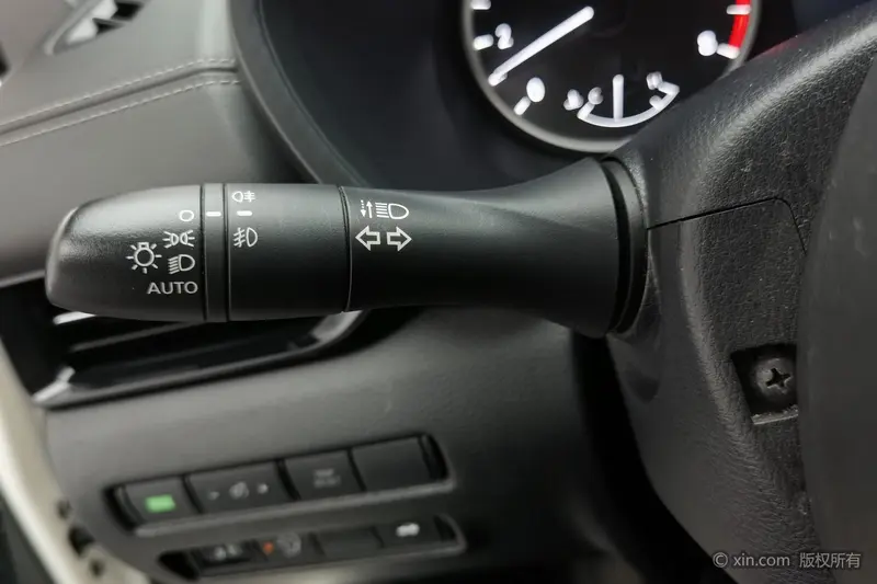 Nissan Sylphy 1.6 L XL CVT — фото 11