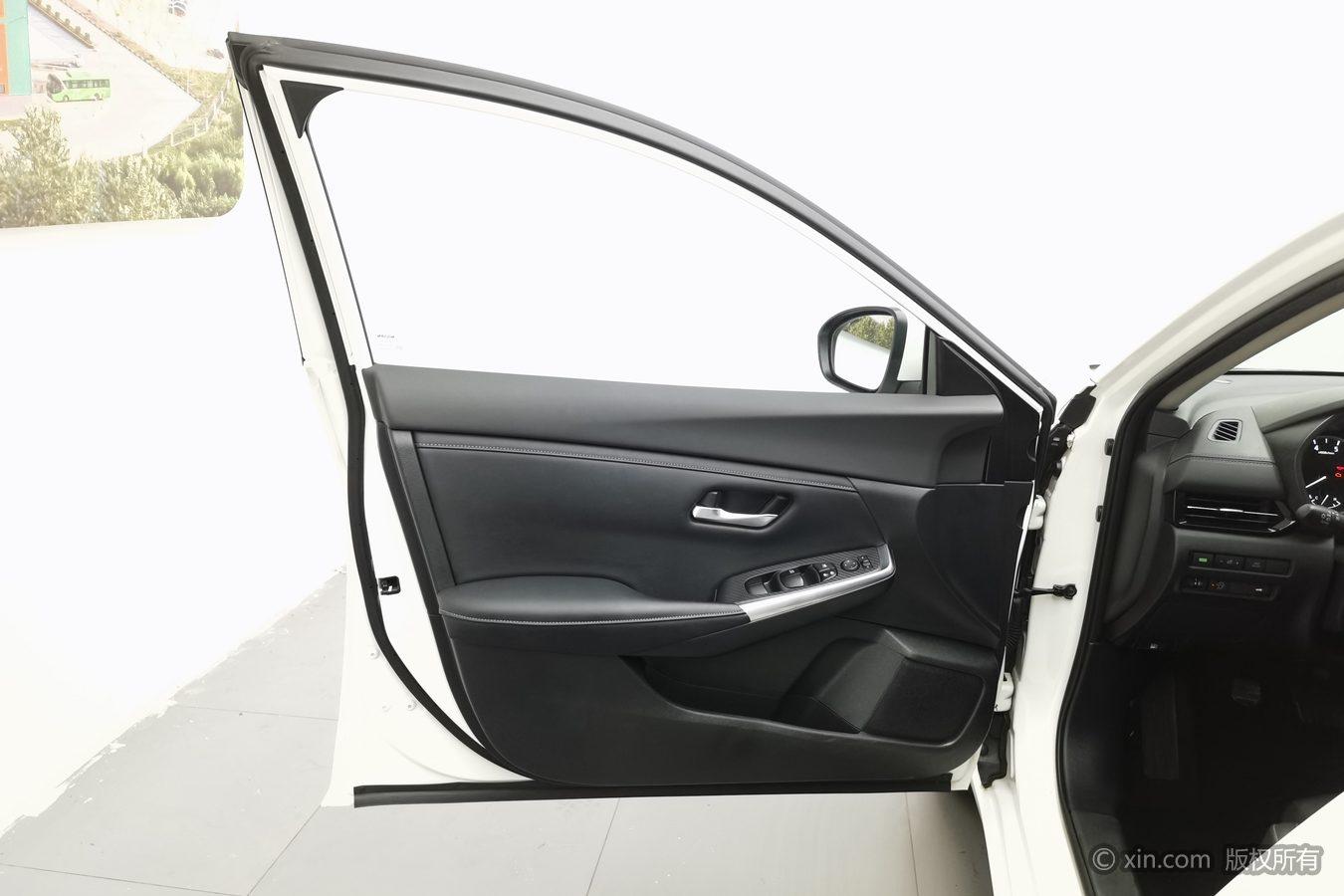 Nissan Xuan Yi id 4454299 из Китая 13