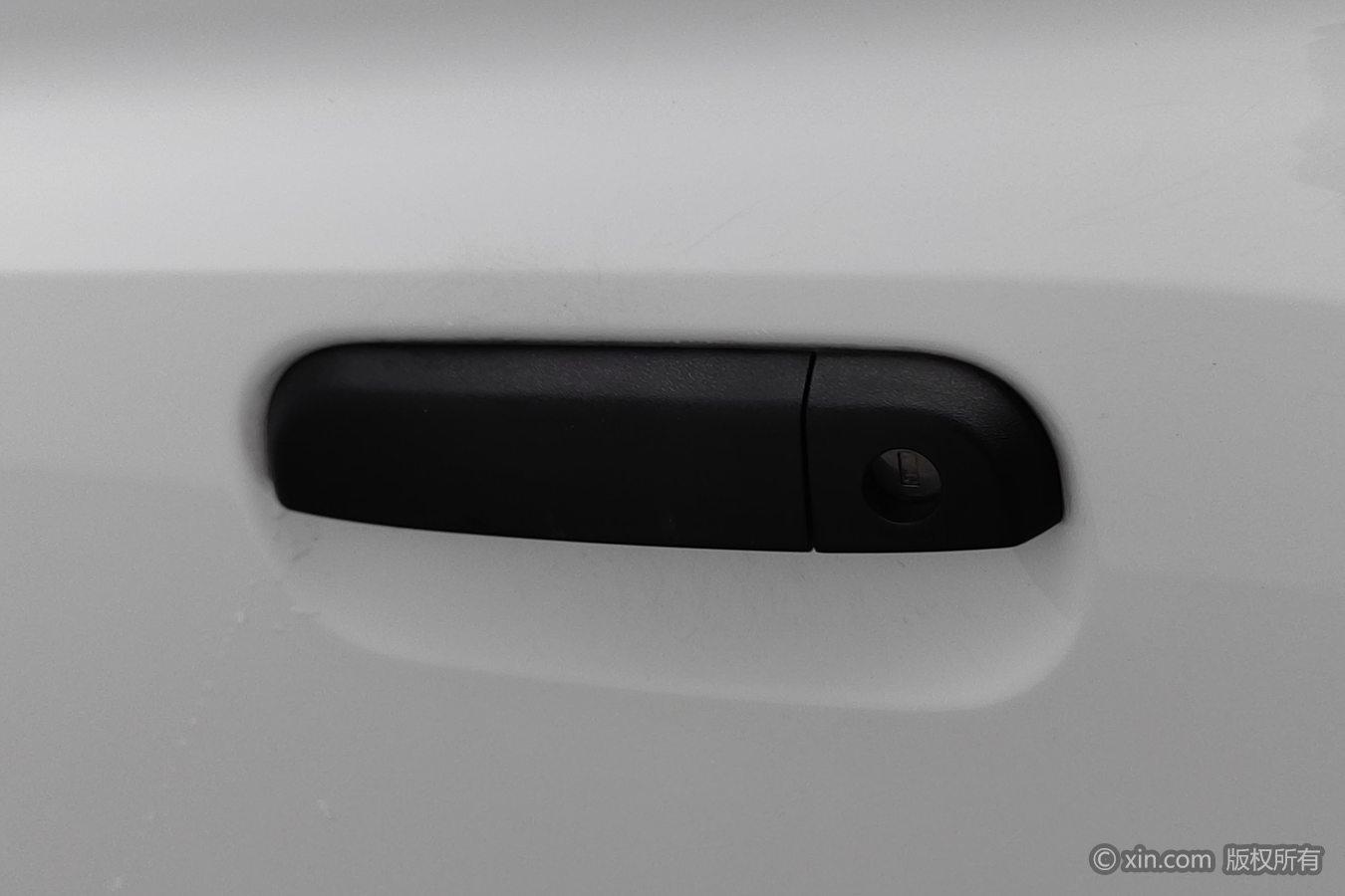 Roewe Clever 2021 302km мест