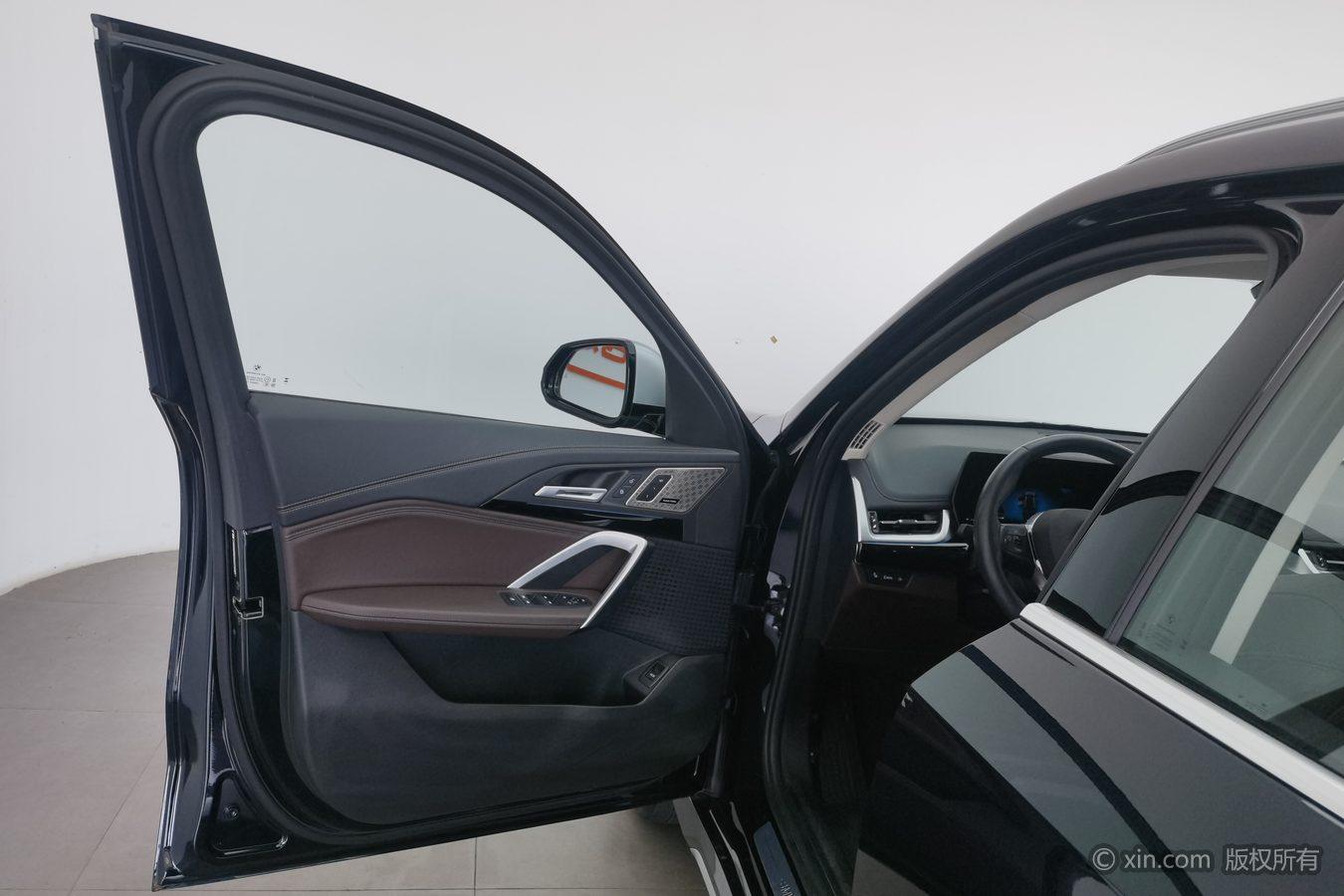BMW X1 2023 Черный из Китая, фото 4