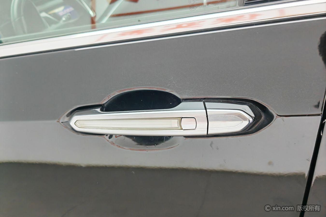 Cadillac XT6 2022 2.0T мест Luxury