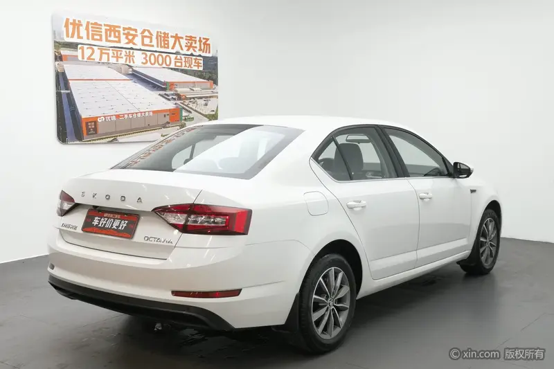 Skoda Octavia — фото 4