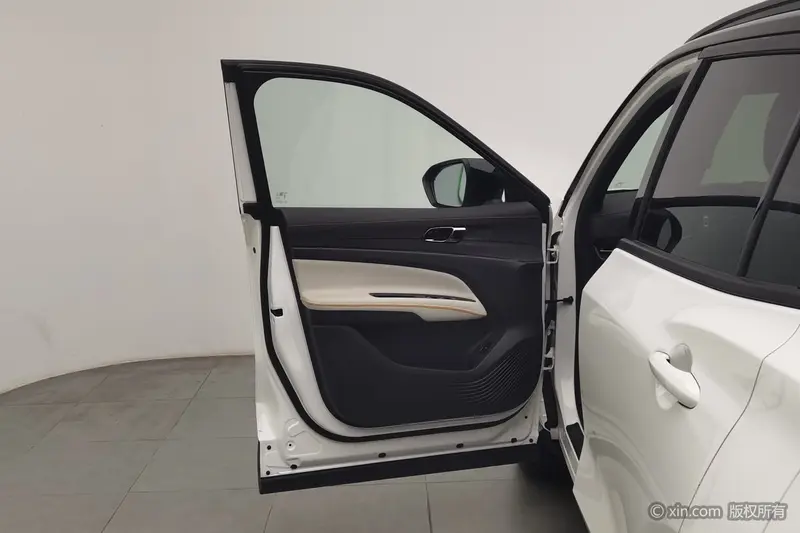 Ford Equator Sport — фото 17