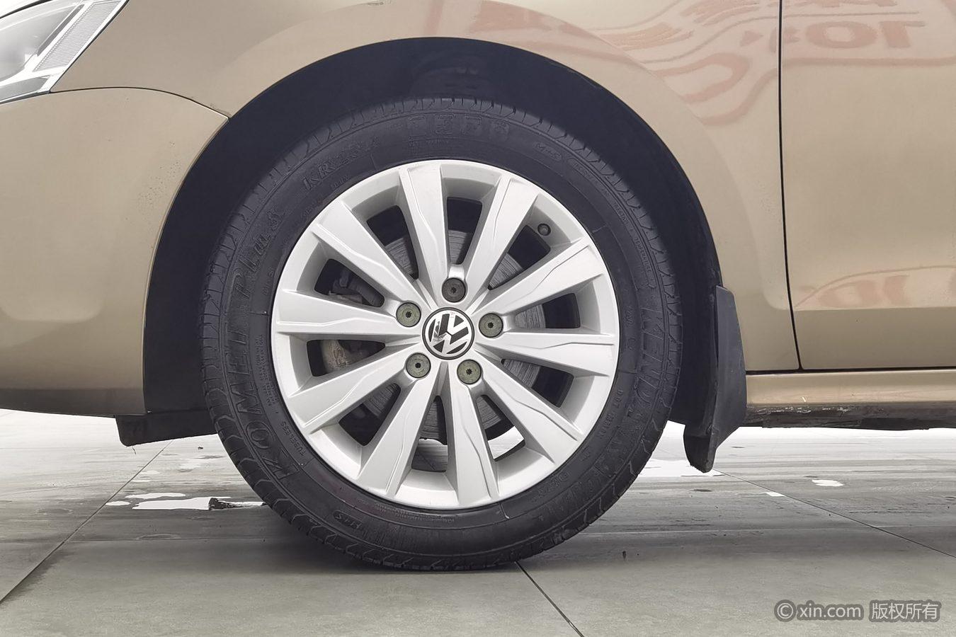 Volkswagen Sagitar 2014 1.6L MT Comfort