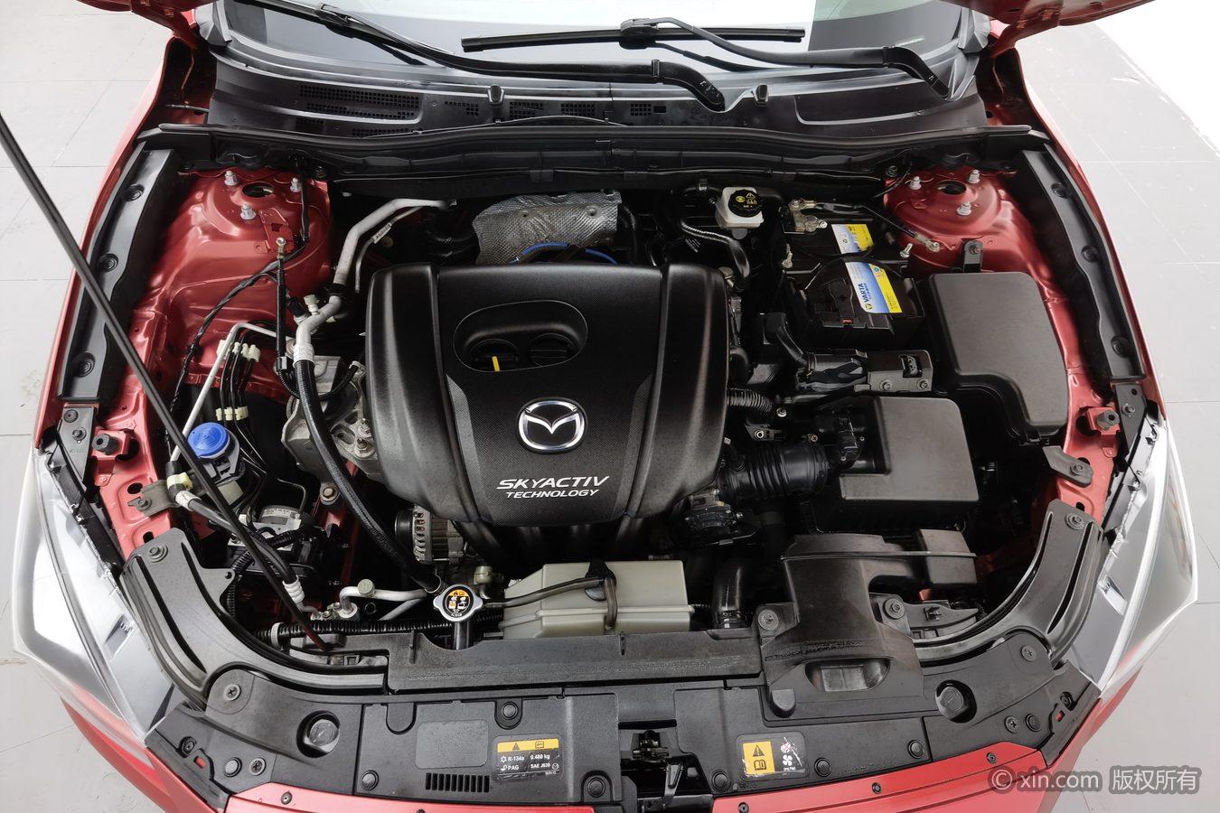 Mazda Mazda3 3 2017 1.5L AT Luxury V