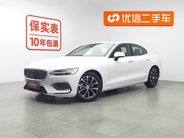 Volvo S60 2022 года выпуска