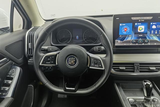 BYD Tang 2018 2.0 T AT Premium 7 V — фото 14