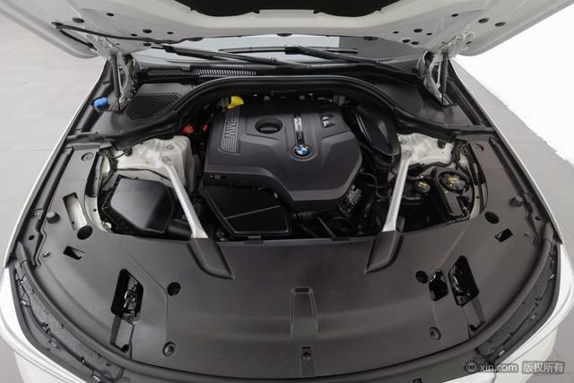 BMW 6-Series GT 2018 630i M — фото 5