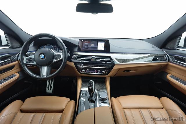 BMW 6-Series GT 2018 630i M — фото 12