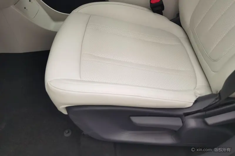 Geely Galaxy Starwish — фото 11