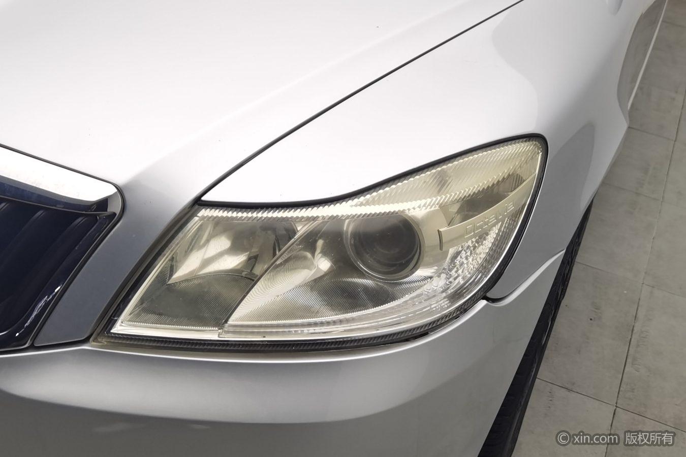 Skoda Octavia 2015 1.6L AT