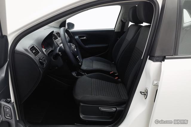 Volkswagen Polo 2016 1.6 L ATComfort — фото 18