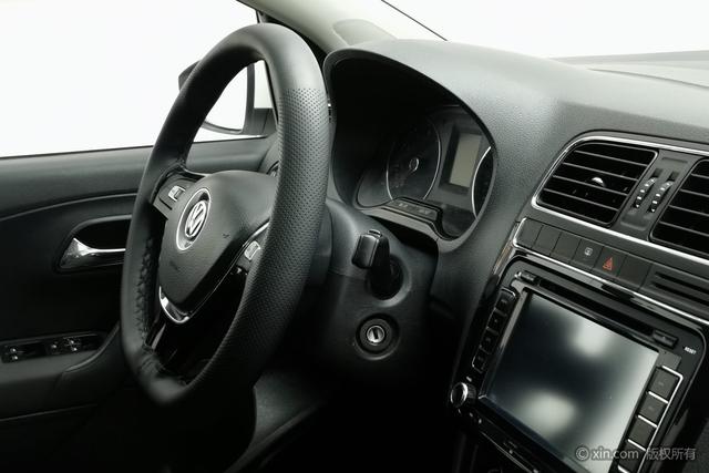 Volkswagen Polo 2016 1.6 L ATComfort — фото 12