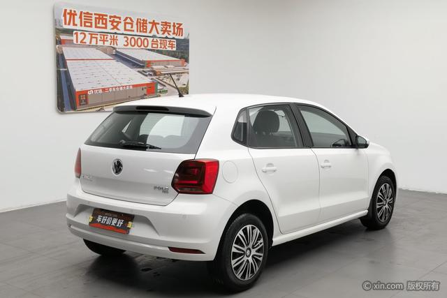 Volkswagen Polo 2016 1.6 L ATComfort — фото 4