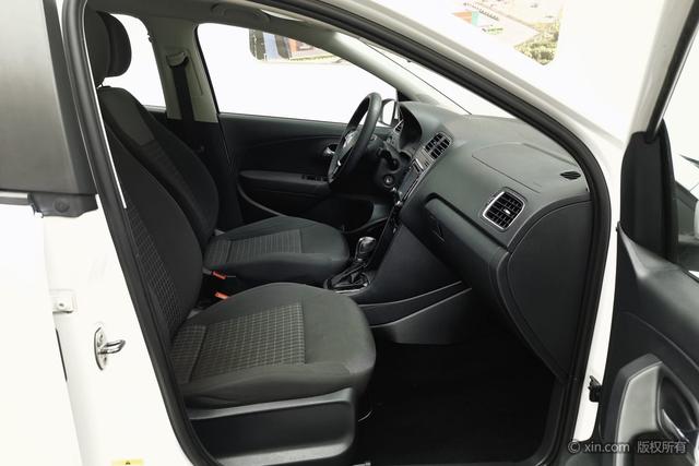 Volkswagen Polo 2016 1.6 L ATComfort — фото 13
