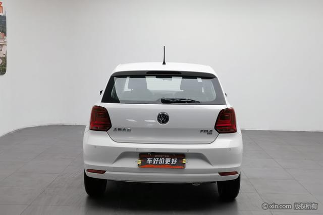 Volkswagen Polo 2016 1.6 L ATComfort — фото 3