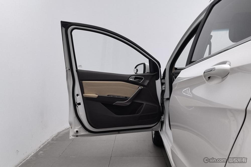 Baojun 310W, фото 21