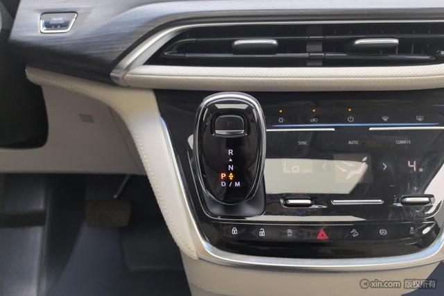 Buick GL8 2023 ES 2.0 T Comfort — фото 14