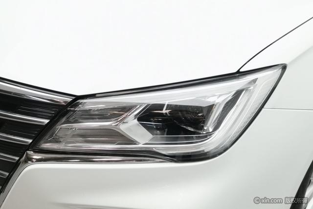 Roewe i5 2020 1.5 L MT 4 G — фото 7