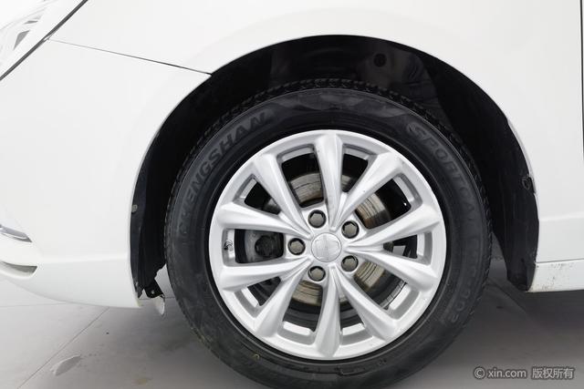 Roewe i5 2020 1.5 L MT 4 G — фото 9