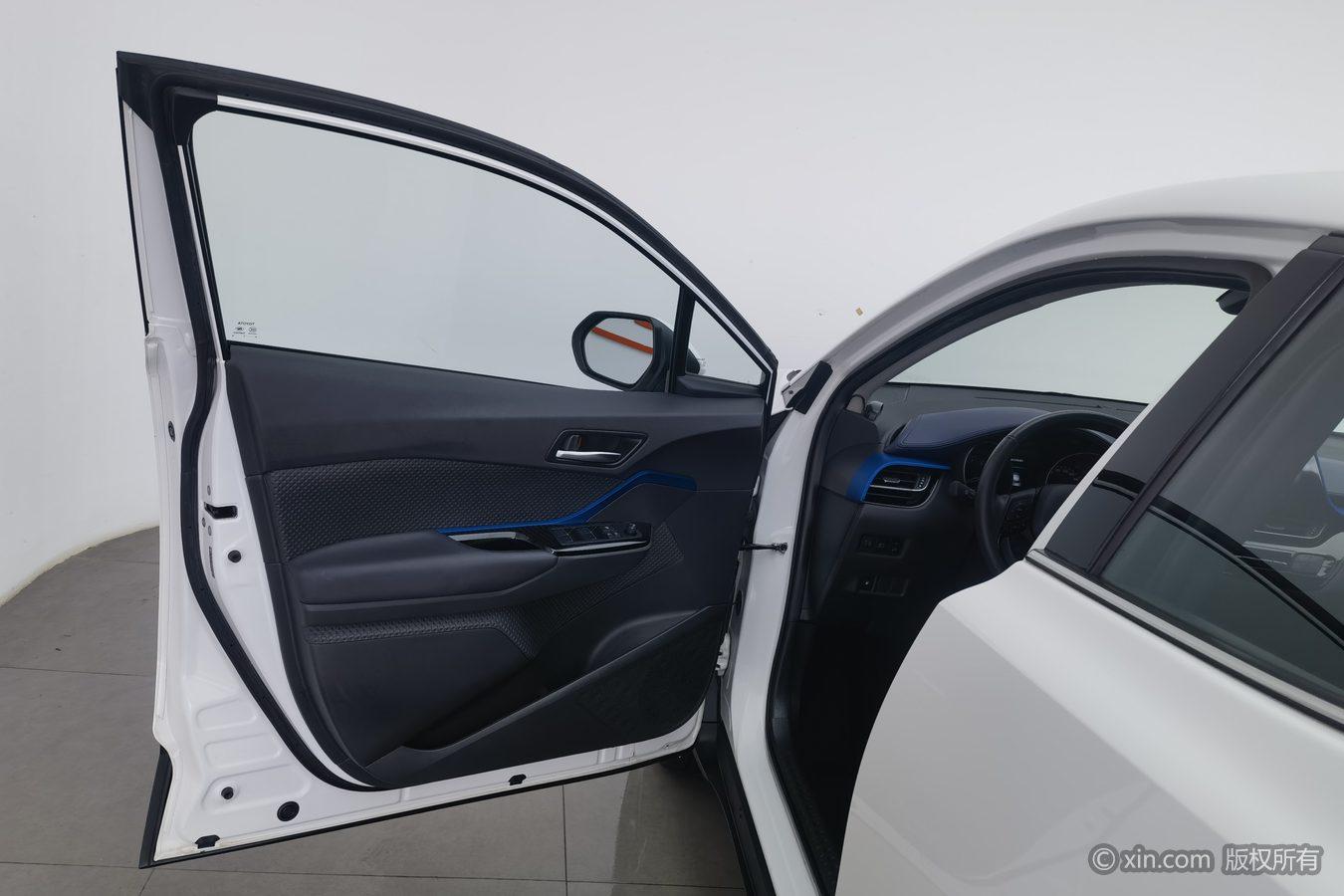Toyota C-HR 2021 Белый из Китая, фото 2