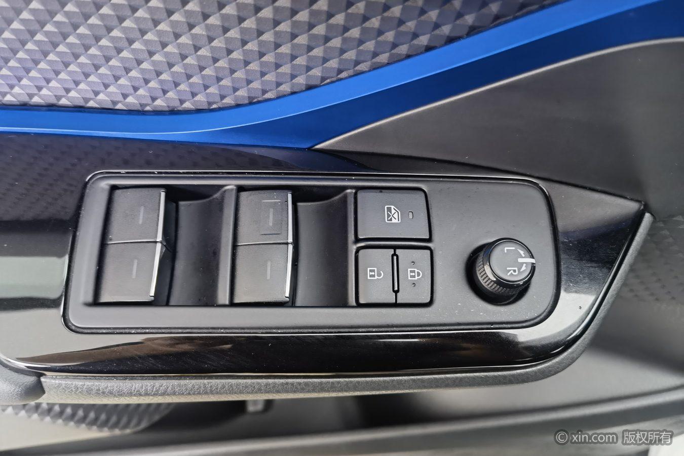 Toyota C-HR id 4451567 из Китая 16