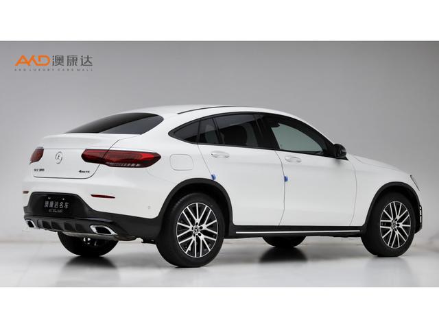 Mercedes-Benz GLC 2023 GLC 300 4 MATIC SUV — фото 4