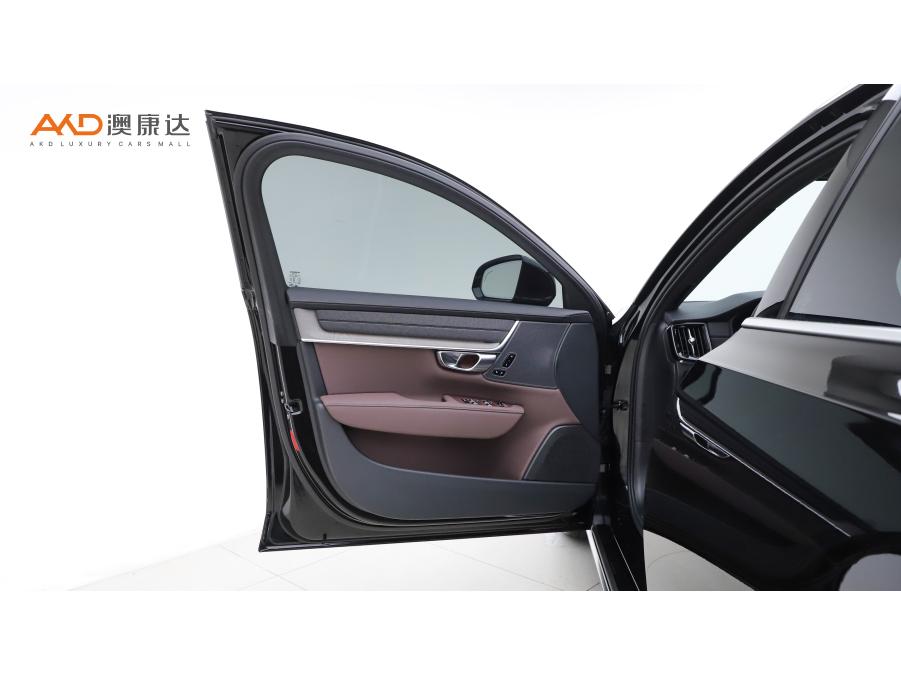 Volvo S90 2026 B5 Luxury