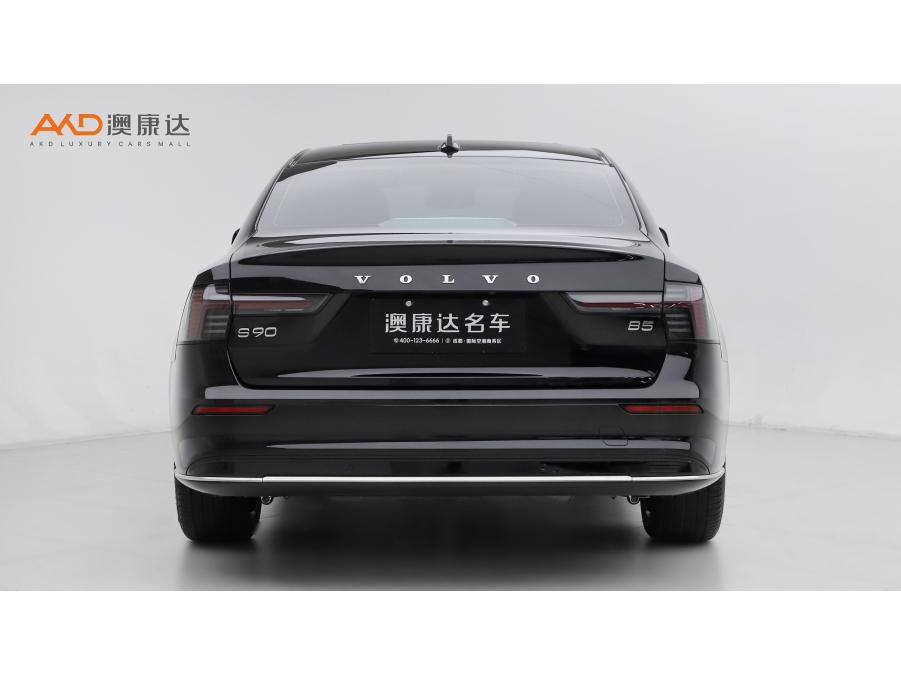Volvo S90 2026 B5 Luxury
