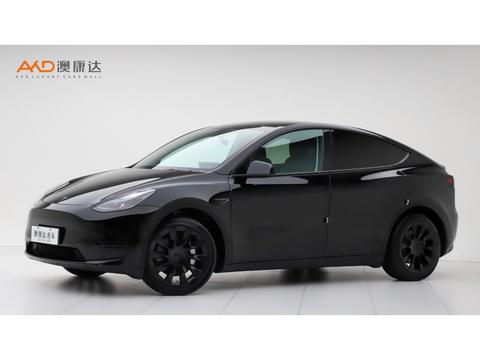 Рестайлинговая заднеприводная версия Model Y 2022 года.