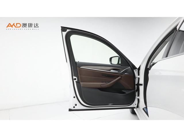 BMW 5-Series 2018 530 Li Leading — фото 9