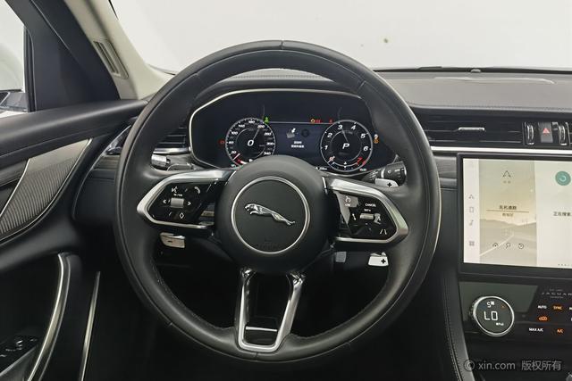 Jaguar XFL 2021 2.0 T P 200 2 WD — фото 15