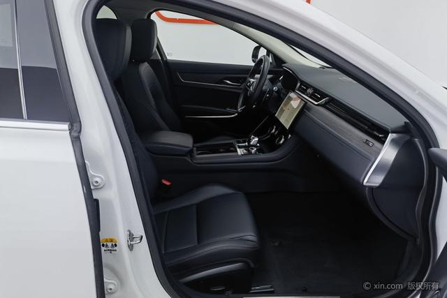Jaguar XFL 2021 2.0 T P 200 2 WD — фото 11