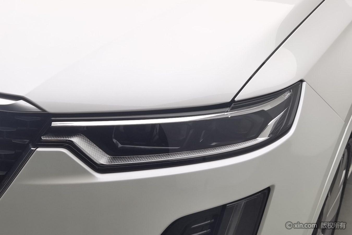 Cadillac XT6 2020 28T мест Luxury