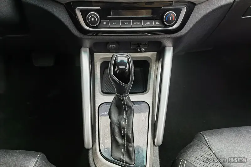 Geely Vision X3 — фото 10